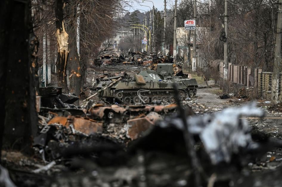Уничтоженная российская бронетехника на улицах Бучи 4 марта 2022 г.