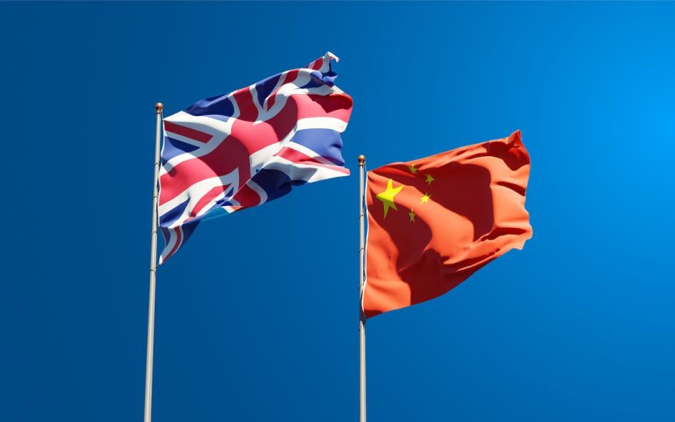 英國與中國國旗。