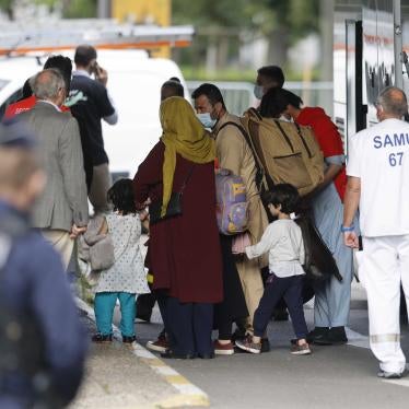 Des citoyens évacués d'Afghanistan arrivent à Strasbourg, dans l'est de la France, le 26 août 2021