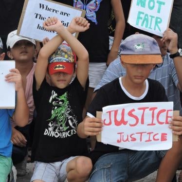2016-08-crd-nauru-child protest