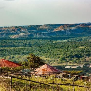 Coal mine in Somkhele viewed from Ocilwane village in Fuleni, KwaZulu-Natal. © 2018 Rob Symons