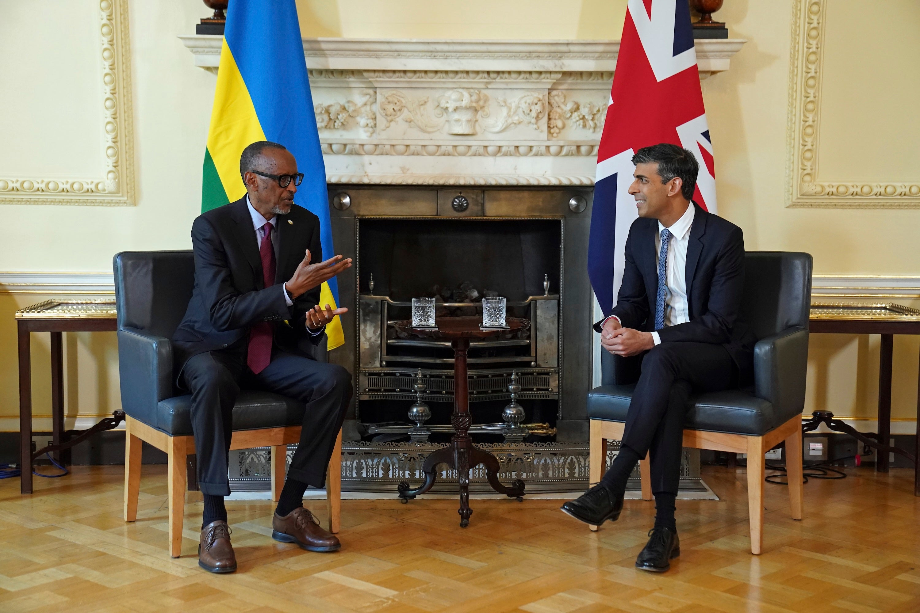 Le président du Rwanda, Paul Kagame, et le Premier ministre britannique, Rishi Sunak, à Londres, le 4 mai 2023.