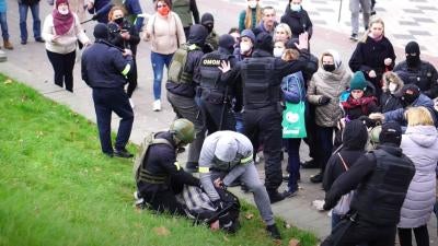 On November 1, a Novy Chas photographer, Dmitry Dmitriyev, was reporting on a peaceful Sunday protest in Minsk when officers in civilian clothes, military vests, and helmets detained him using violence and pushing him to the ground.