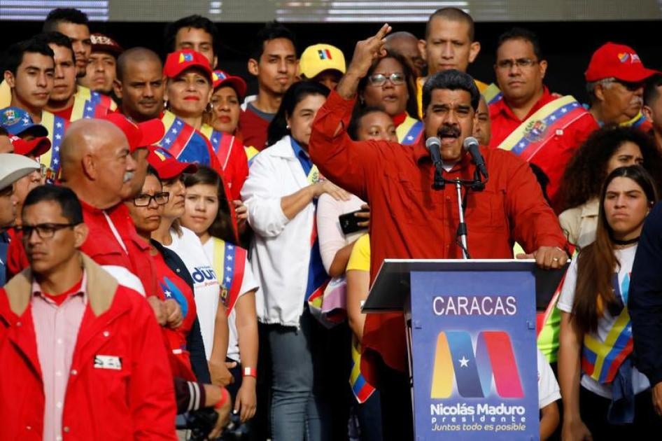 El Presidente Nicolás Maduro habla en un acto de campaña en Caracas, Venezuela, 4 de mayo de 2018. 