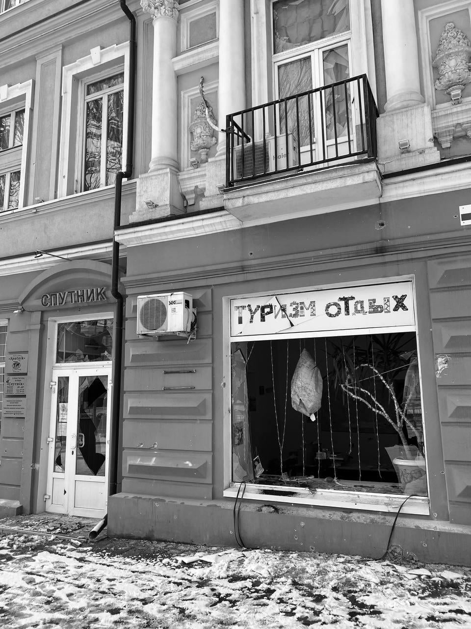 Damaged shops in Mariupol on Mira Avenue 