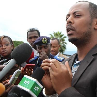 Kizito Mihigo speaking to the media in Kigali on April 15, 2014 after nine days in incommunicado detention.