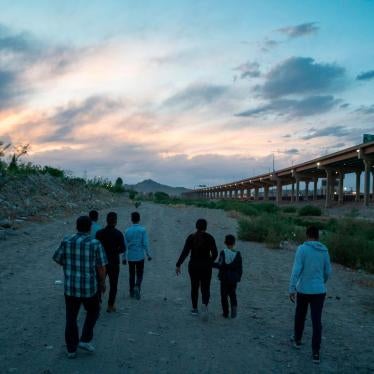 Immigrants attempt to enter the US between Ciudad Juarez, Mexico and El Paso